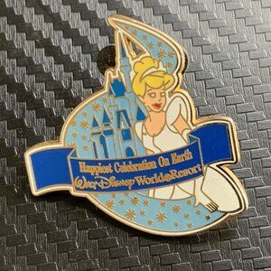 WALT DISNEY WORLD RESORT HAPPIEST PLACE ON EARTH CINDERELLA CASTLE PIN
